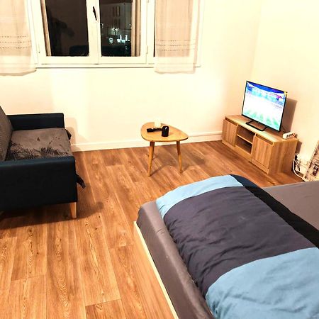 Appartement F1 Equipe Avec Ascenseur, Parking Et Pres Des Transports à Argenteuil Extérieur photo