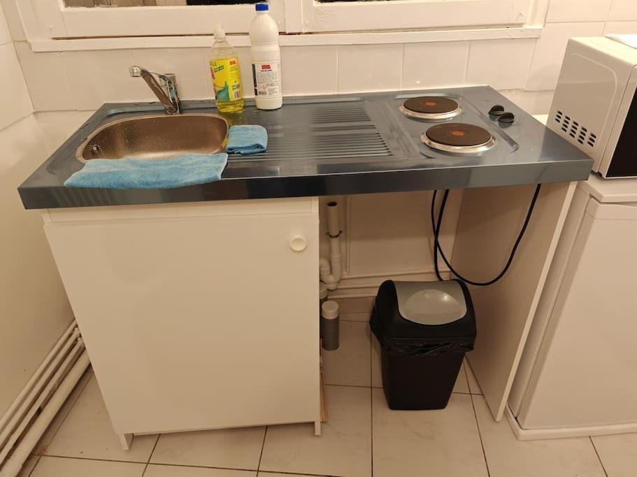 Appartement F1 Equipe Avec Ascenseur, Parking Et Pres Des Transports à Argenteuil Extérieur photo