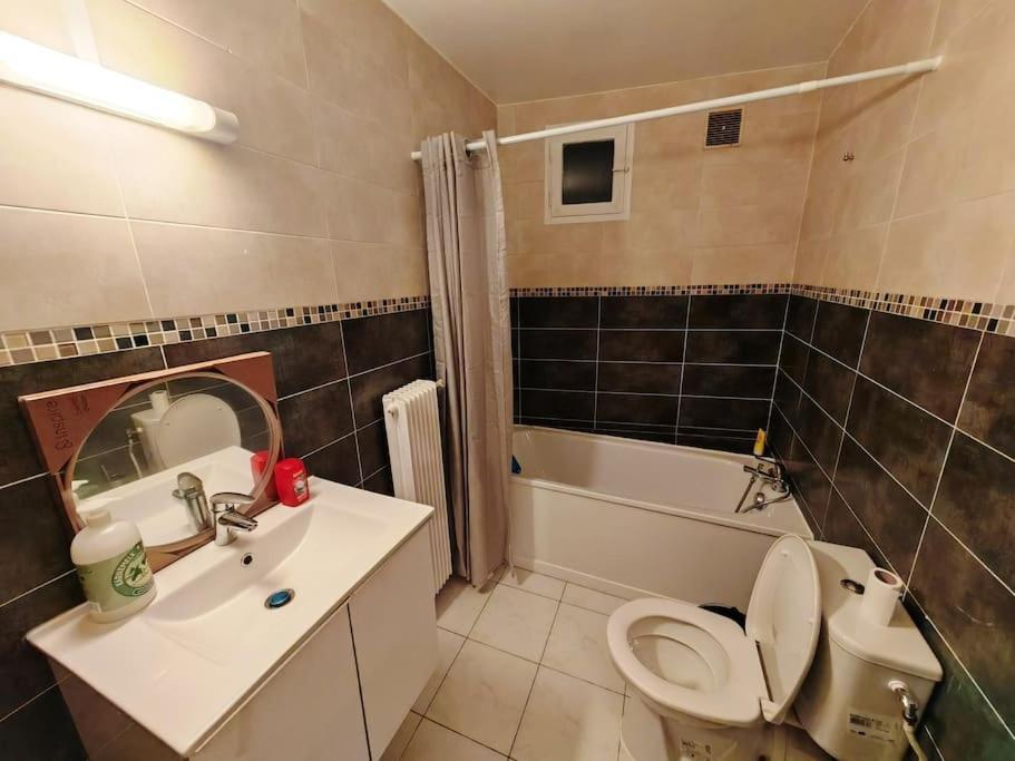 Appartement F1 Equipe Avec Ascenseur, Parking Et Pres Des Transports à Argenteuil Extérieur photo