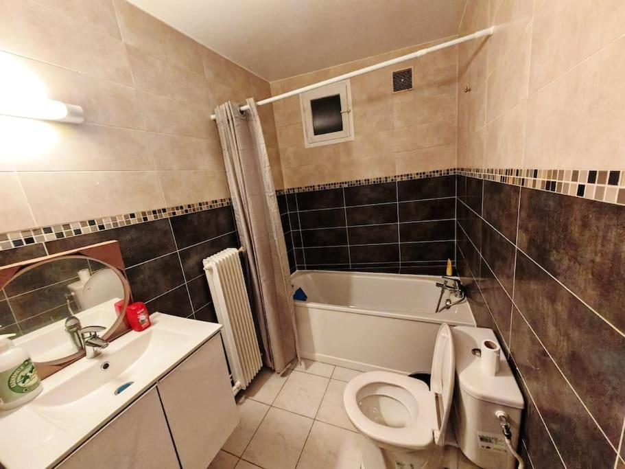 Appartement F1 Equipe Avec Ascenseur, Parking Et Pres Des Transports à Argenteuil Extérieur photo
