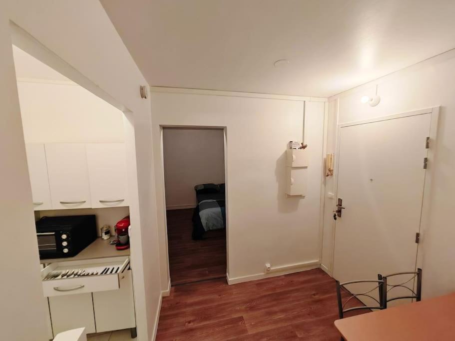 Appartement F1 Equipe Avec Ascenseur, Parking Et Pres Des Transports à Argenteuil Extérieur photo