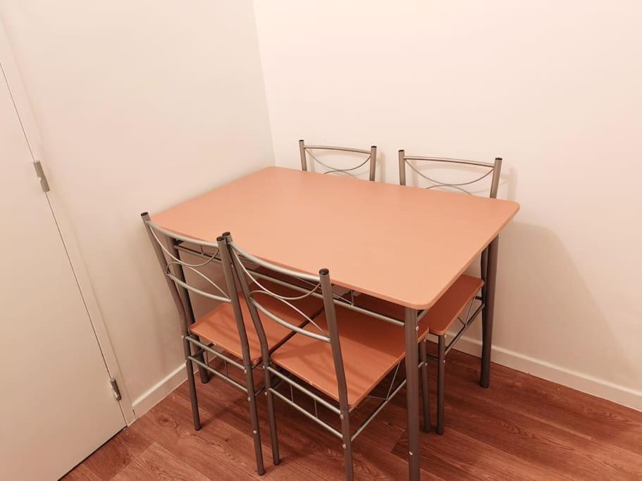 Appartement F1 Equipe Avec Ascenseur, Parking Et Pres Des Transports à Argenteuil Extérieur photo