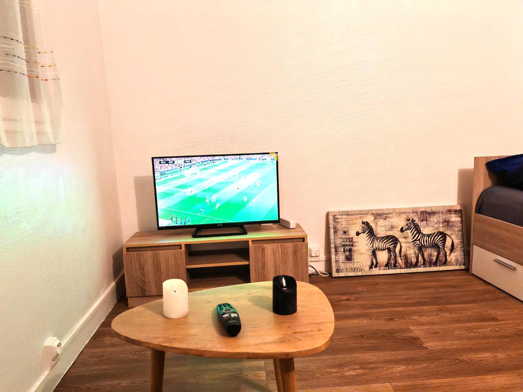 Appartement F1 Equipe Avec Ascenseur, Parking Et Pres Des Transports à Argenteuil Extérieur photo